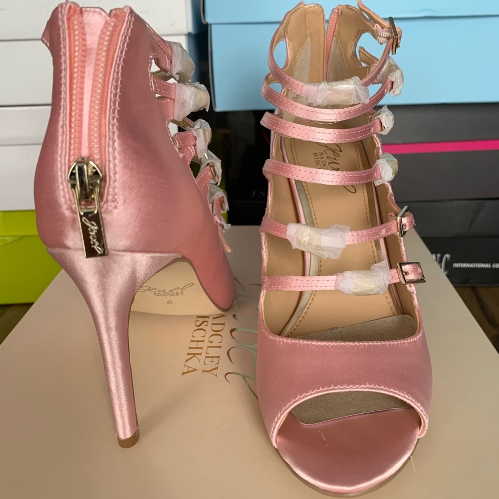 Brand new.Jewel Badgley Mischka
